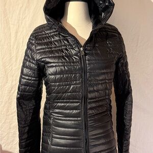 Patagonia Women's Midnight Black Hooded Puffer